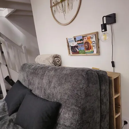 Apartment Le Ptit Nid Cocon Au Coeur Du Centre Chateau-Gontier